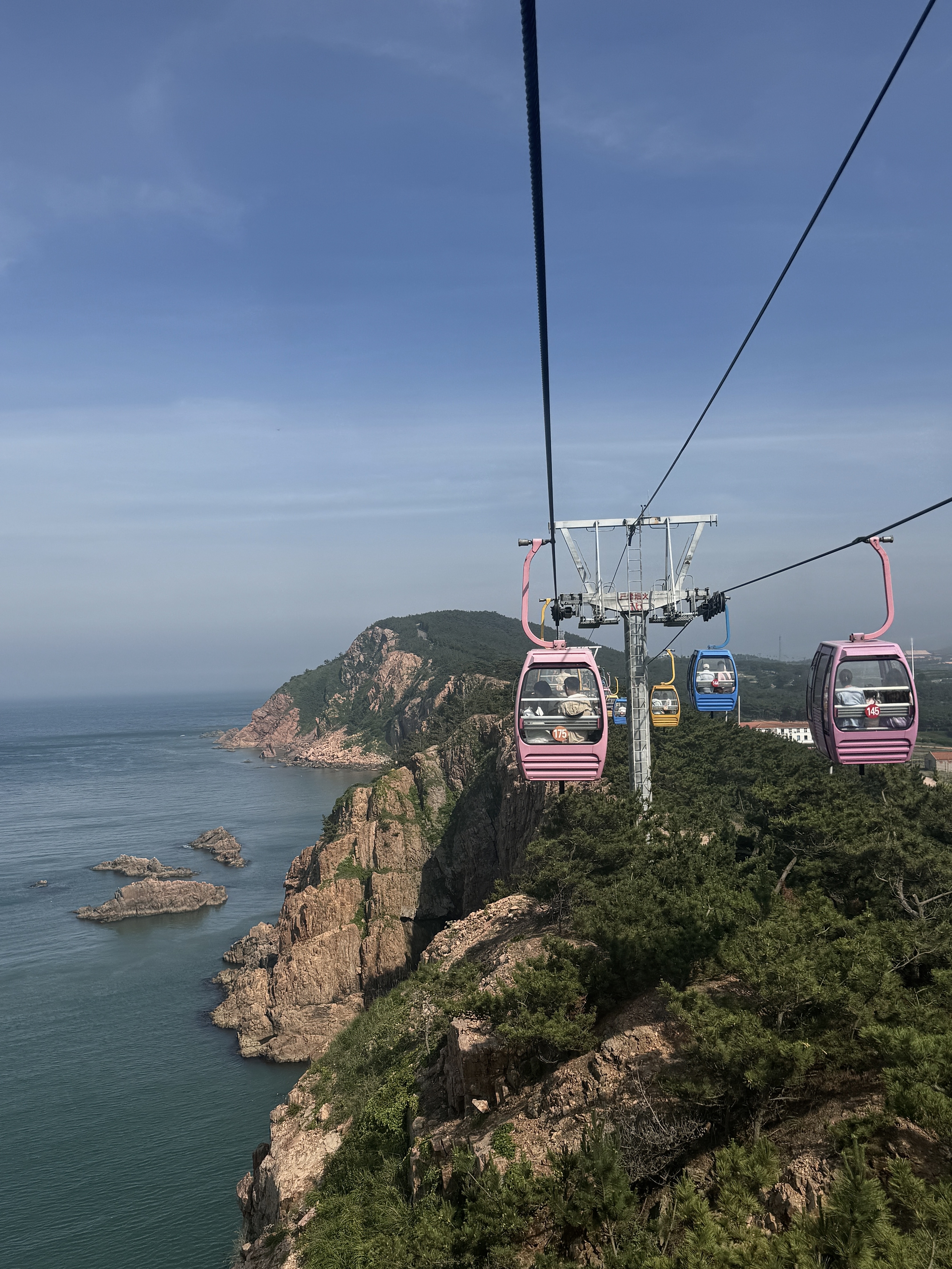 特斯拉女车主｜生活是自己的  每天都是自由 威海站📍WEI HAI• BLUEWAYS.
	
因为抖音的一个视频———搁浅的布鲁维斯号
拉上我的旅游搭子说走就走
日升月落 总有黎明⛴
#记录吧就现在 #生活在别处自由在路上 #或许自由更甚一筹 #出发永远比向往更有意义 #多看大自然少与人纠缠 #浪漫生活的记录者 #好好生活满电出发 #威海 #这世界的一切都在吸引我 #少与人纠缠多看大自然 @何子