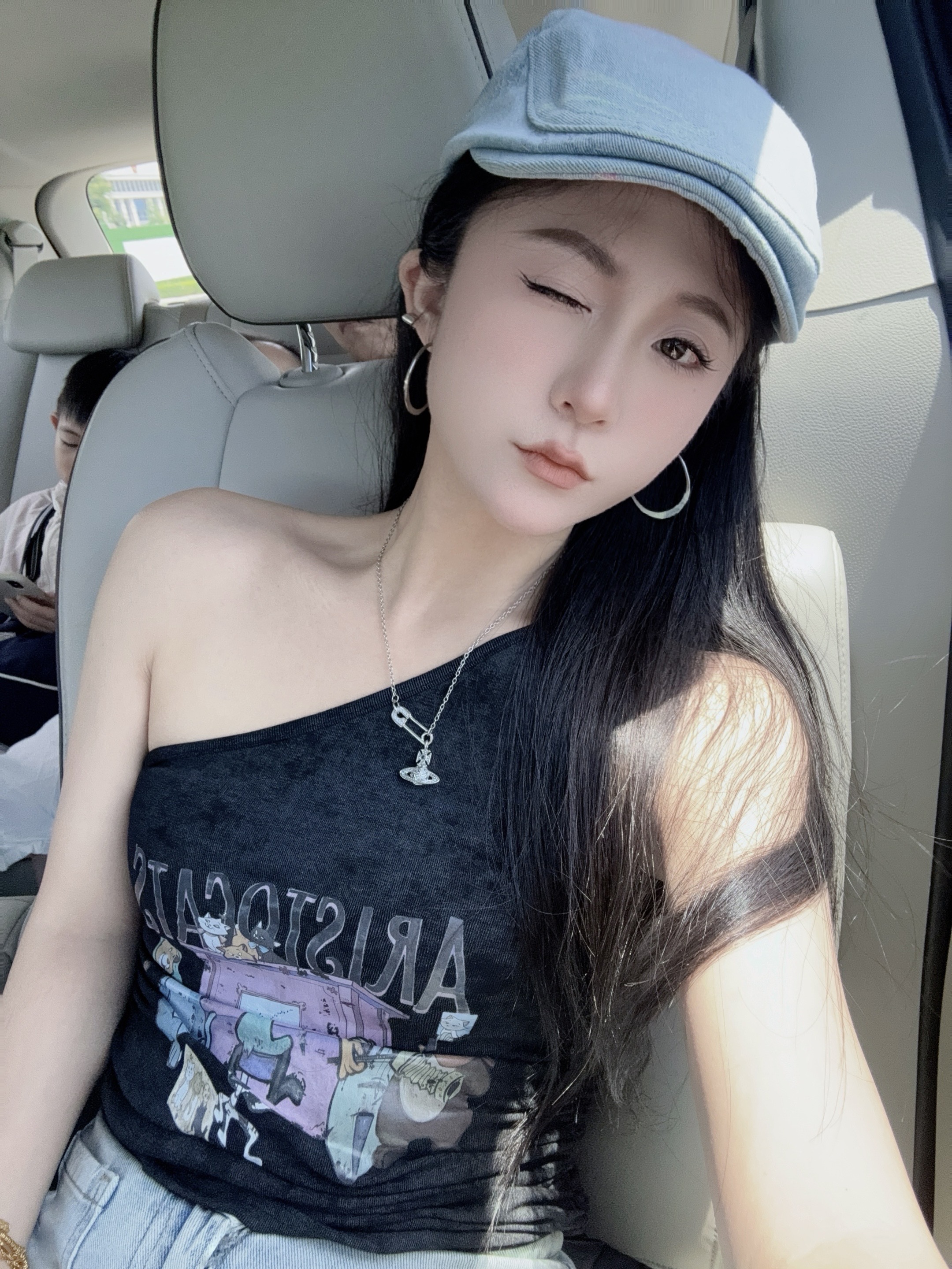 特斯拉女车主｜生活是自己的  每天都是自由 威海站📍WEI HAI• BLUEWAYS.
	
因为抖音的一个视频———搁浅的布鲁维斯号
拉上我的旅游搭子说走就走
日升月落 总有黎明⛴
#记录吧就现在 #生活在别处自由在路上 #或许自由更甚一筹 #出发永远比向往更有意义 #多看大自然少与人纠缠 #浪漫生活的记录者 #好好生活满电出发 #威海 #这世界的一切都在吸引我 #少与人纠缠多看大自然 @何子