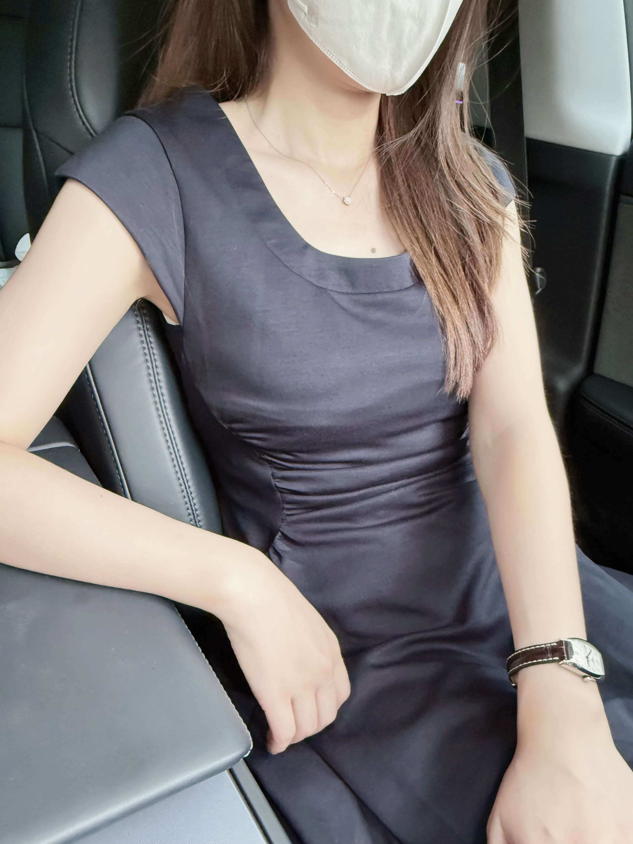 特斯拉｜运动是快乐的催化剂！ #今天开车穿什么 #特斯拉焕新3 #随时随地充满女子力 #运动的快乐没有门槛 #运动是治愈生活的良药 #运动女孩 #女生运动起来有多酷 #体制内穿搭 #通勤穿搭 @hw9994