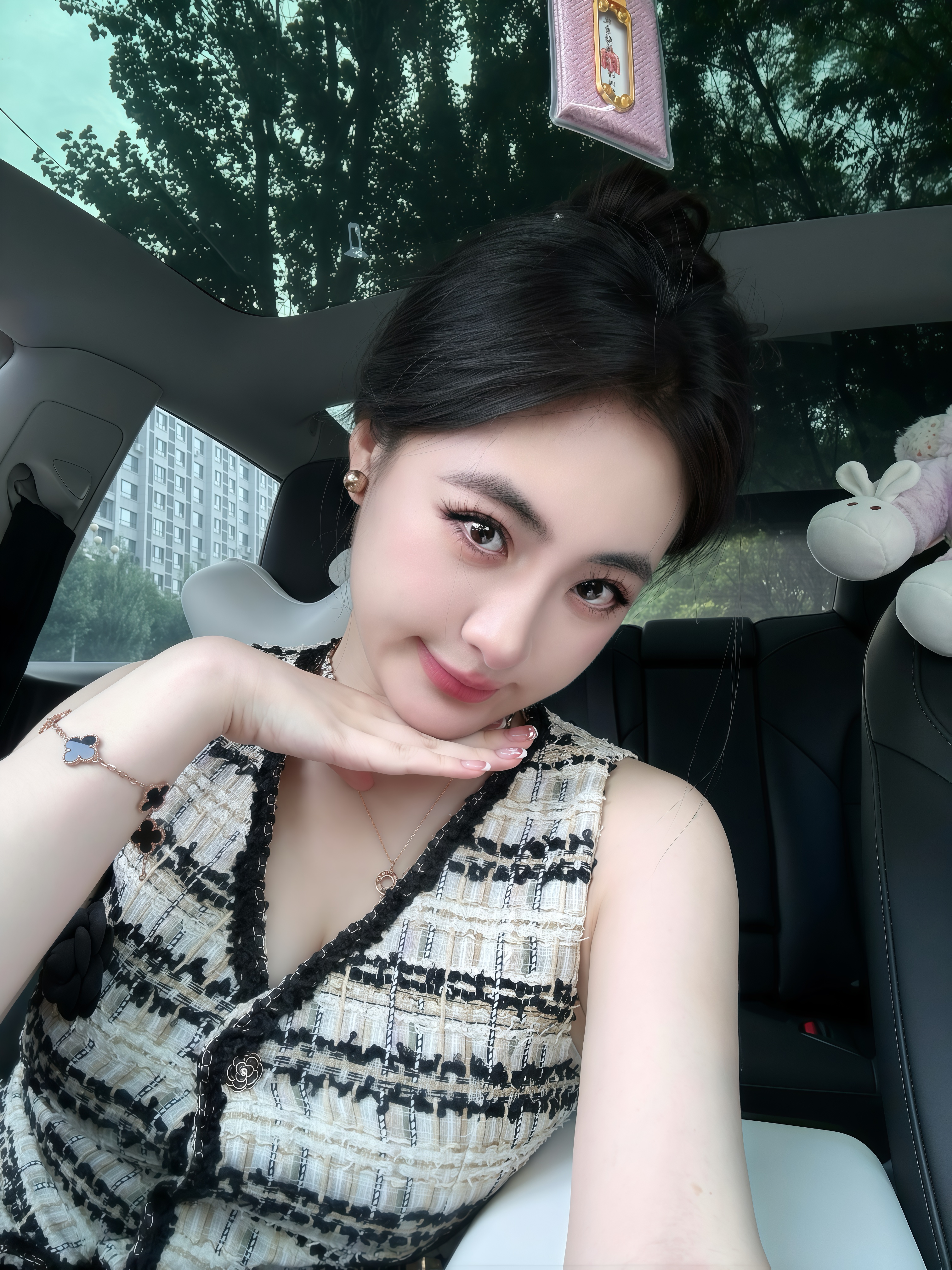 是你的特斯拉女孩！！！ 怎么会有小特这么好开又这么好拍的鼠标！
大拍特拍的每一天！
	
#model3 #tesla #我爱我的车搭子 @魔人啾啾