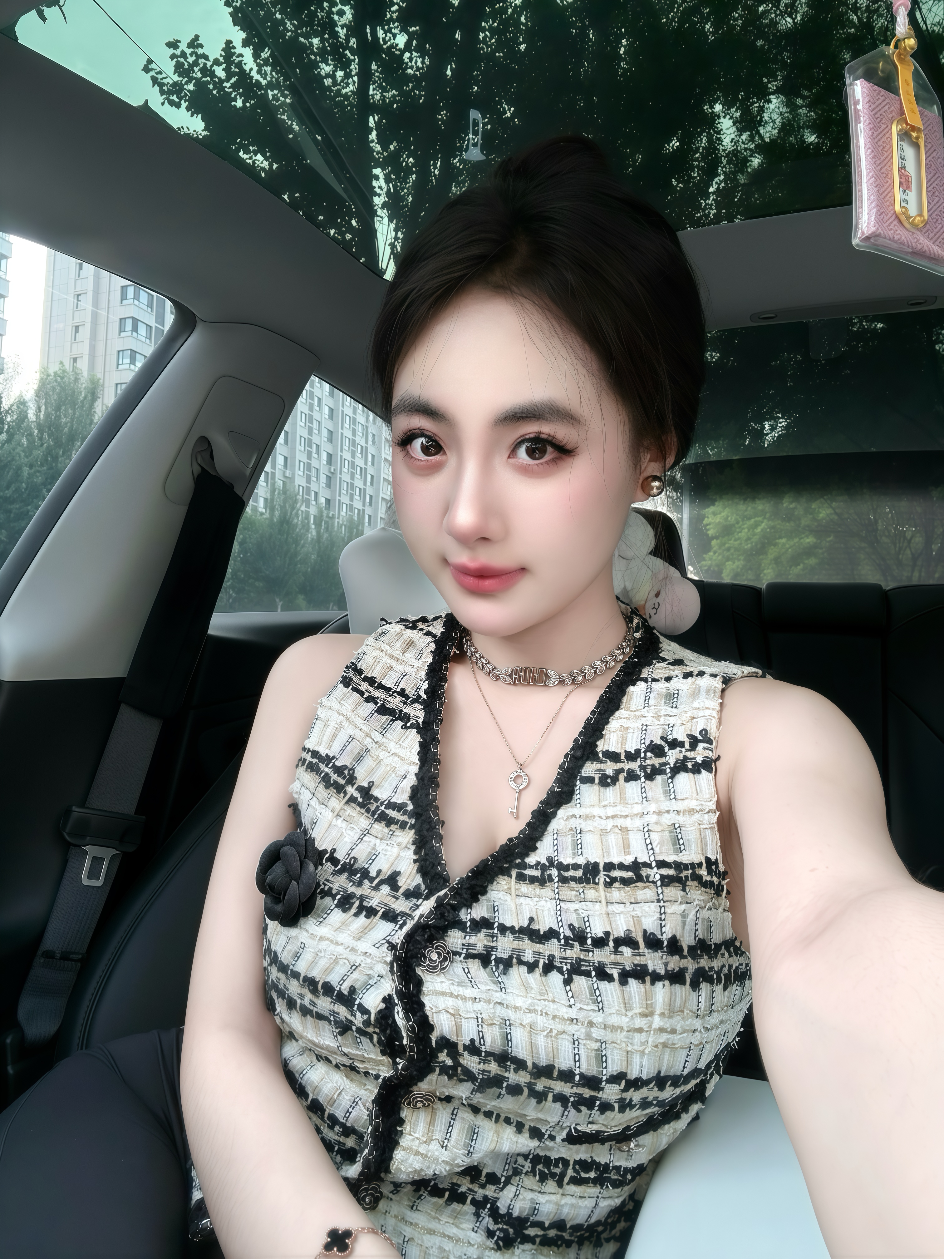 是你的特斯拉女孩！！！ 怎么会有小特这么好开又这么好拍的鼠标！
大拍特拍的每一天！
	
#model3 #tesla #我爱我的车搭子 @魔人啾啾