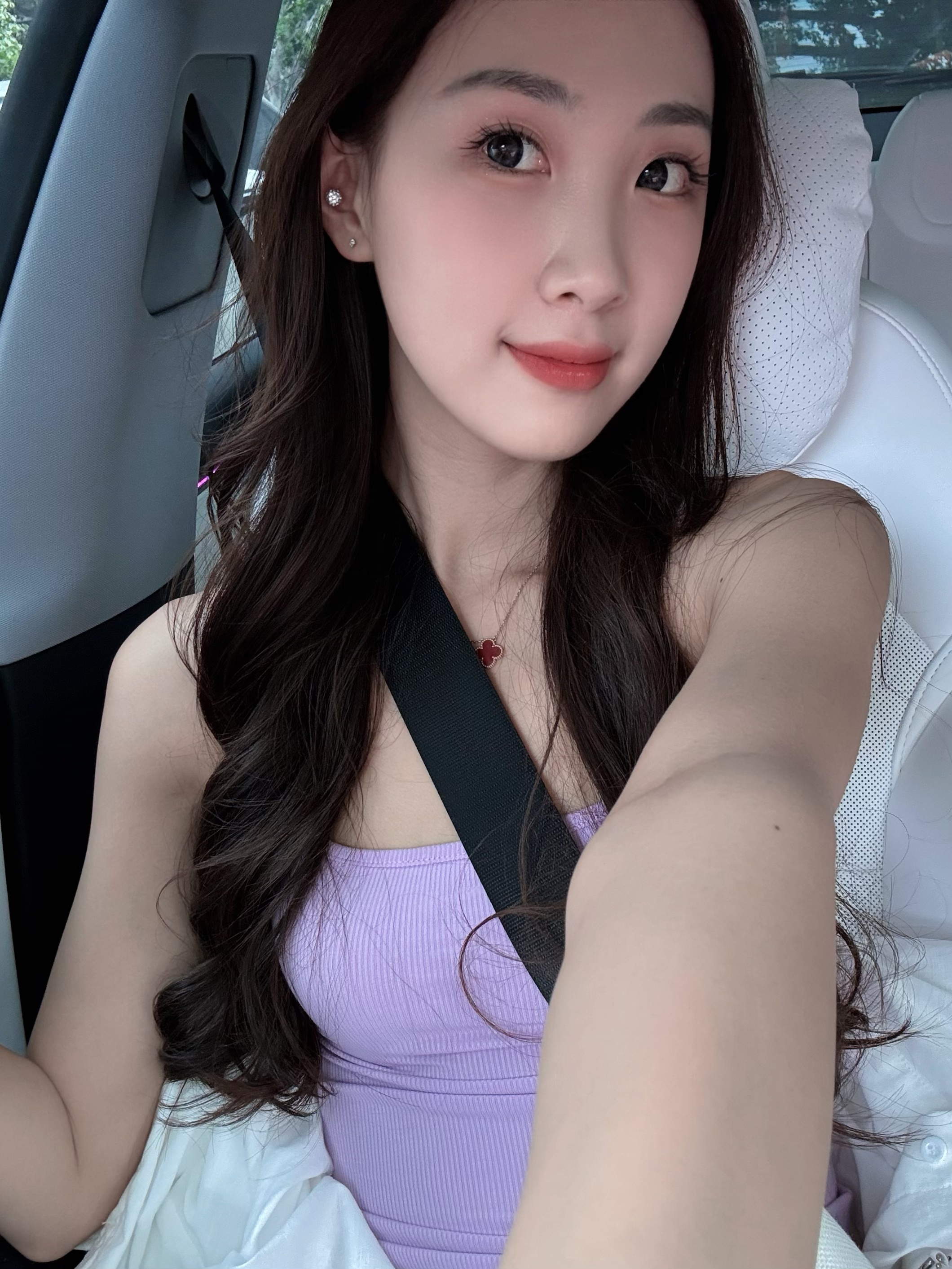 善良小鼠标改造日记 拿到车车就去改色了 太喜欢我的小粉啦💕
白色内饰没有想象中的那么不耐脏
拍照很好看
#model3 #车载好物 #改色膜 #特斯拉改色 @__Tiana青青