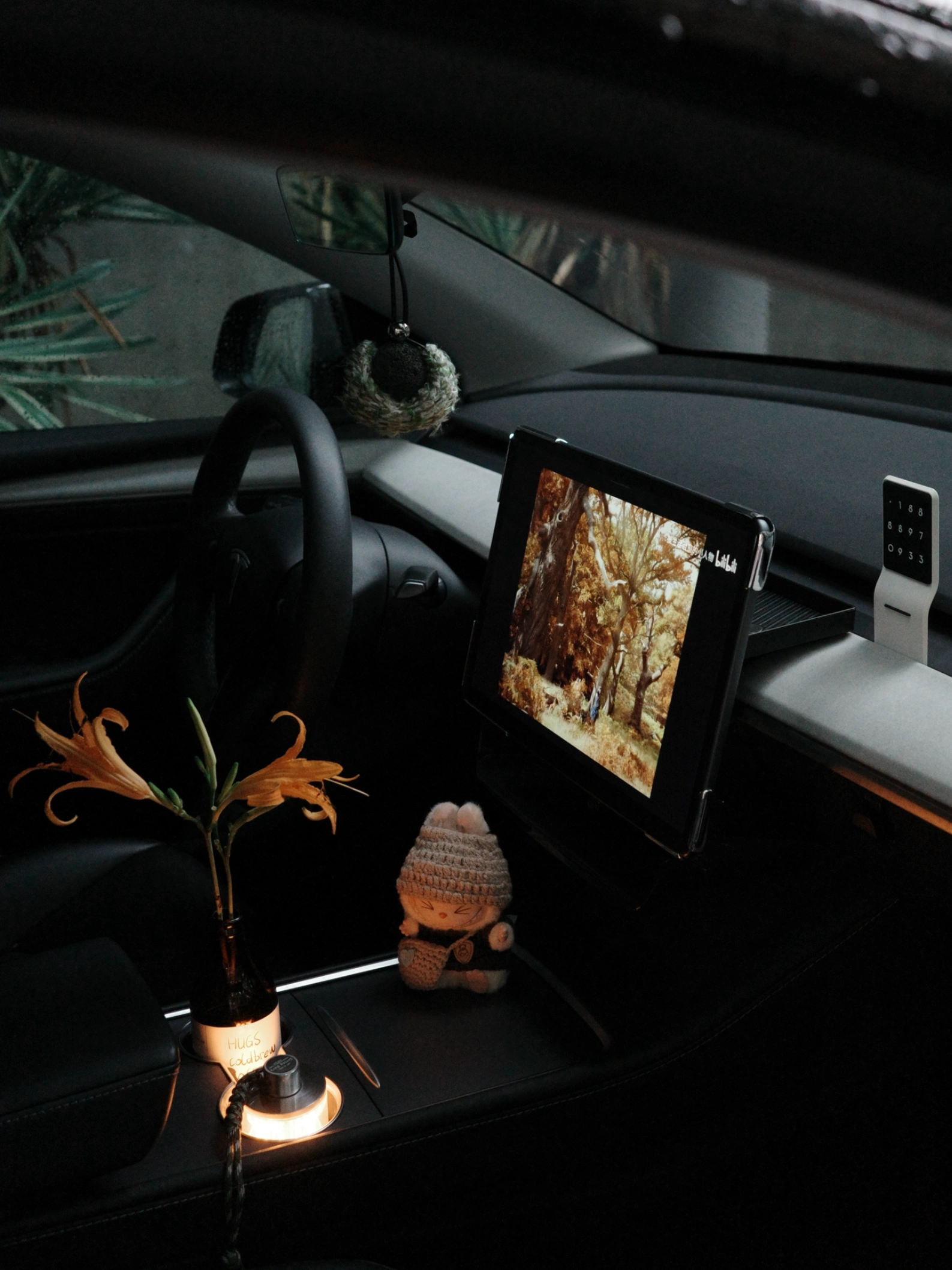 🔴𝚃𝚎𝚜𝚕𝚊｜世界在倒计时，我们也是 每一天都在靠近终点，
每一刻都是限量版。
别等“以后”，
现在就去爱，去疯，去拥抱。
	
落日不会为谁停留，
但我们可以把黄昏烧得滚烫。
倒计时的不是