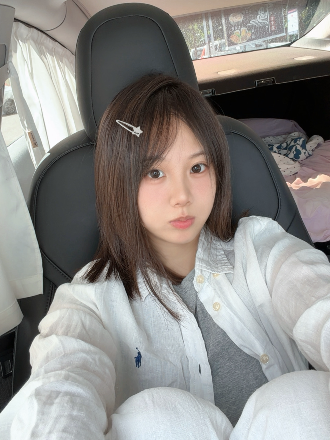 特斯拉女生国庆回家被催婚躲车里🚗🤍 每次回家都被催婚呜呜呜呜
一言不合躲上我的大床房睡觉💤
	
床垫是记忆棉的 自带的套子外面我还铺了小紫💜
用了一年了回弹能力还是很好
130✖️200cm的尺寸可以翻来覆去[吧唧R]
盖上舒服的毯子～
#特斯拉 #女生车内饰 #床车改装 @52hertz