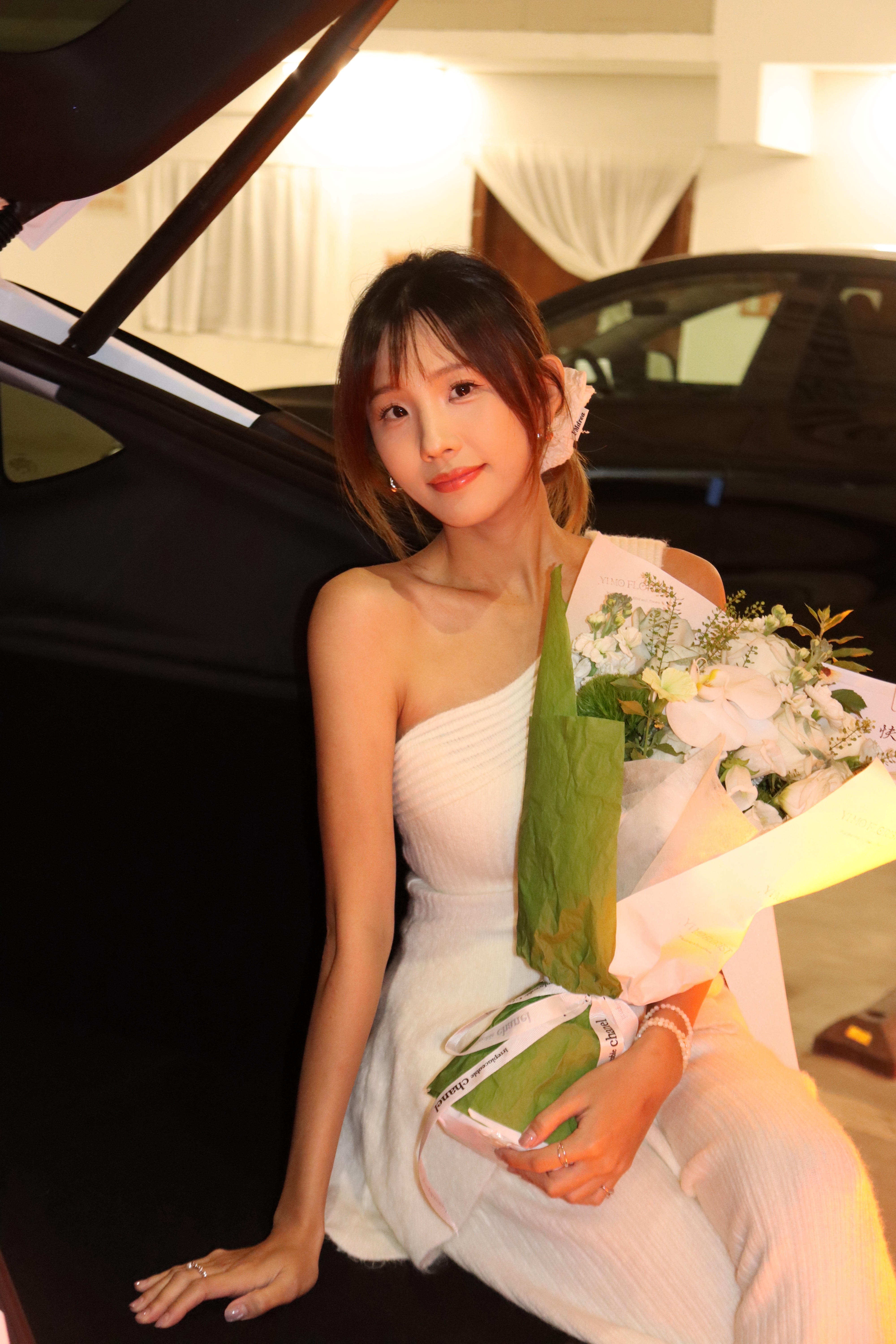 Tesla提车日记｜报告！我也有邪恶大鼠标啦！ 有了一个新的伙伴
可以带我去任何想去的地方
再也不是通讯录里“有空出来”的人了
是“在哪，我去接你”的人～
	
#提车日记 #人生第一辆小车车#提车大吉
#提车需要满满仪式感 #电车天花板 #Tesla提车
#特斯拉交付 #特别心动的车 #特斯拉model焕新Y @别叫我蕾蕾