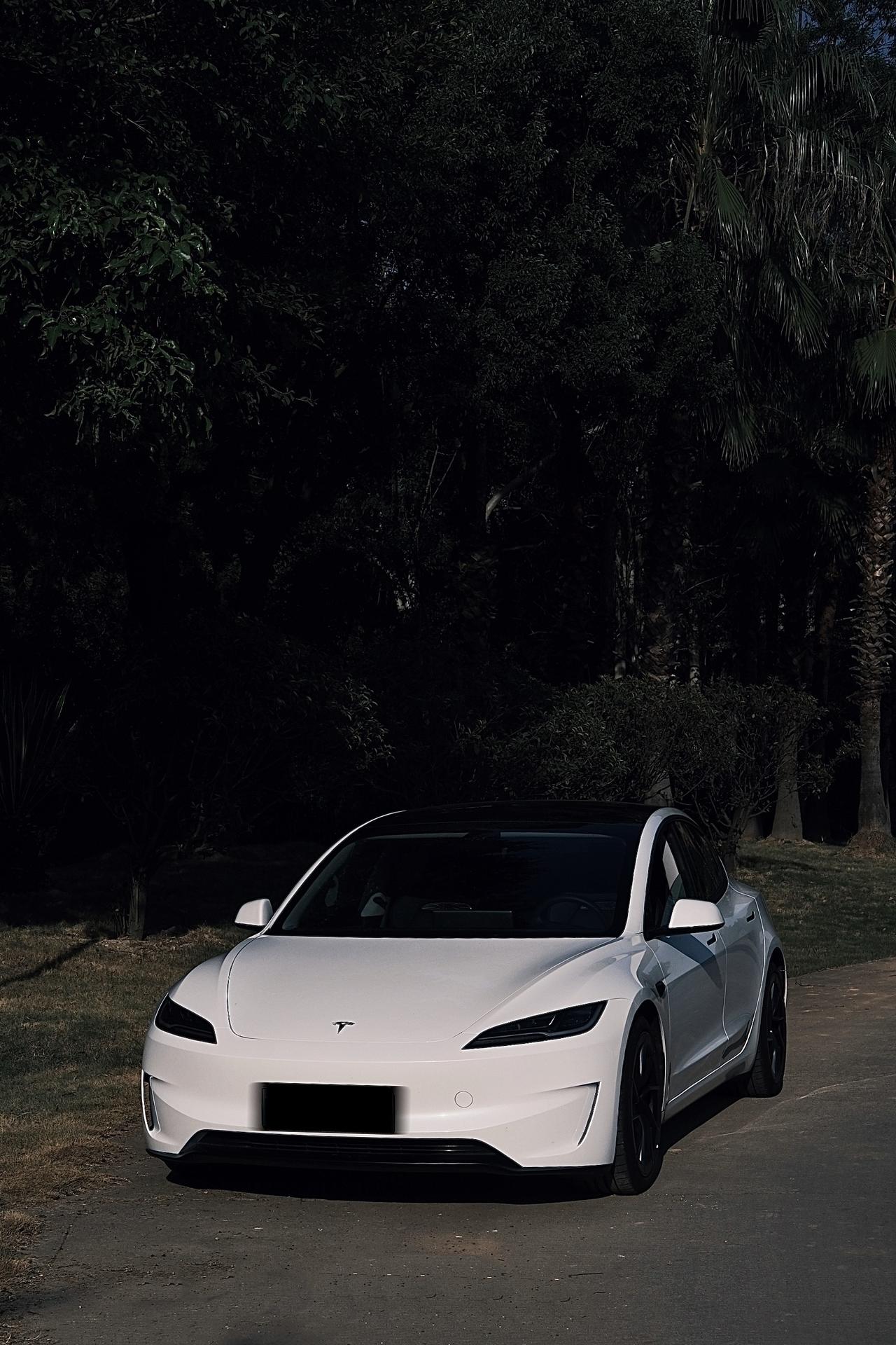 Tesla你是我见过最美的女孩 无可挑剔的白 太美了
舒适到不想回家 想窝在车里
我的梦中情车|特斯拉Model3 performance
#特别心动的车 #满电出发充满 #是我的梦中情车 #和你的汽车一起拍照#爱上一辆车的瞬间 #特斯拉 #特斯拉model3p @我想吃汉堡