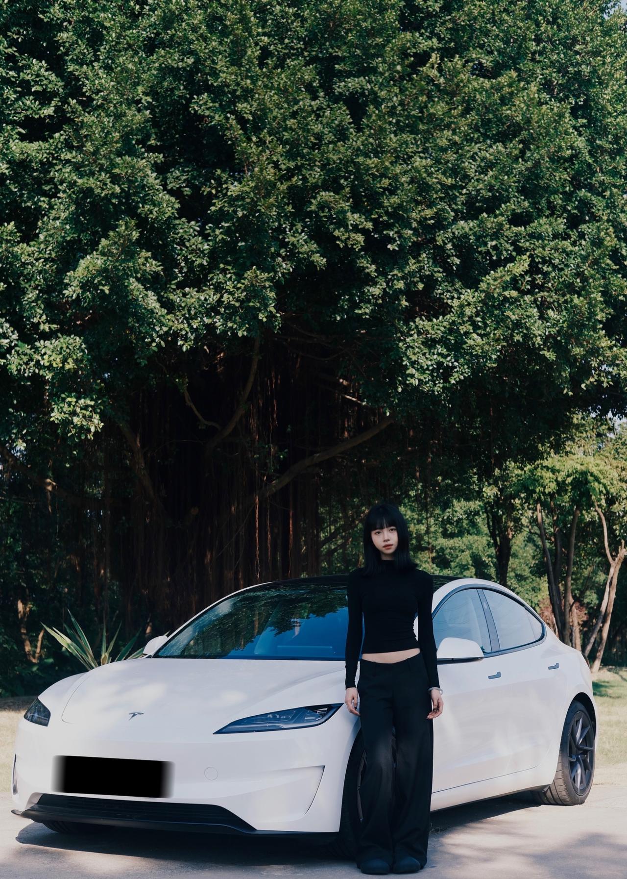 Tesla你是我见过最美的女孩 无可挑剔的白 太美了
舒适到不想回家 想窝在车里
我的梦中情车|特斯拉Model3 performance
#特别心动的车 #满电出发充满 #是我的梦中情车 #和你的汽车一起拍照#爱上一辆车的瞬间 #特斯拉 #特斯拉model3p @我想吃汉堡
