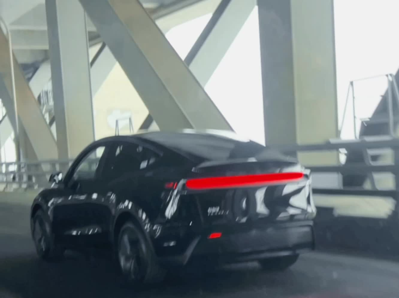 让我们恭喜这位女士 干杯🍻
#Tesla#特斯拉车主 #特斯拉 @42