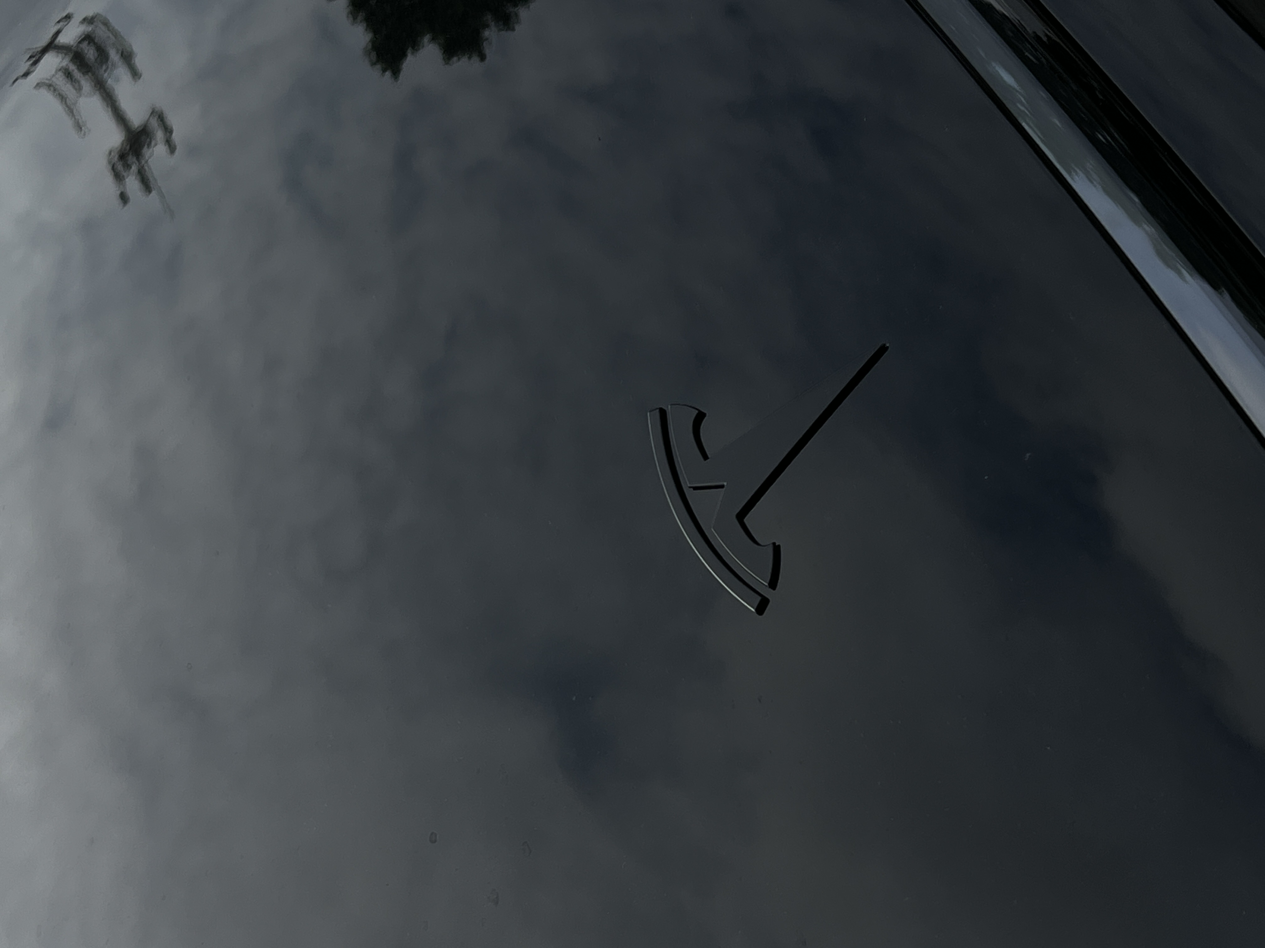 🥳各位！快看👉🏻我妈提新车啦！！ 提车当然要记录呀🎉🎉
特斯拉Model YL女车主前来报到🖤
还是黑色好看！！好喜欢呀！！🖤
#小红书养宠倡议 #柴犬 #喜提新车 #买车和买菜一样日常 #宠物生活月刊 #特斯拉 #特斯拉YL #特斯拉宠物模式 #特斯拉提车 #特斯拉提车攻略 @WiFi猪猪