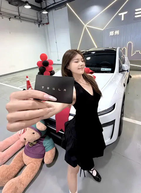 满电出发!解锁属于我们的第一辆小车车🚗 提车快乐!成功解锁特斯拉新车🎉 #特斯拉modely提车日记 #喜提新车#提车仪式 #拥抱新能源 #情侣提车 #新车落地顺顺利利 #大玩具#特田#特斯拉 #提车日记 @少一点心柿🍅