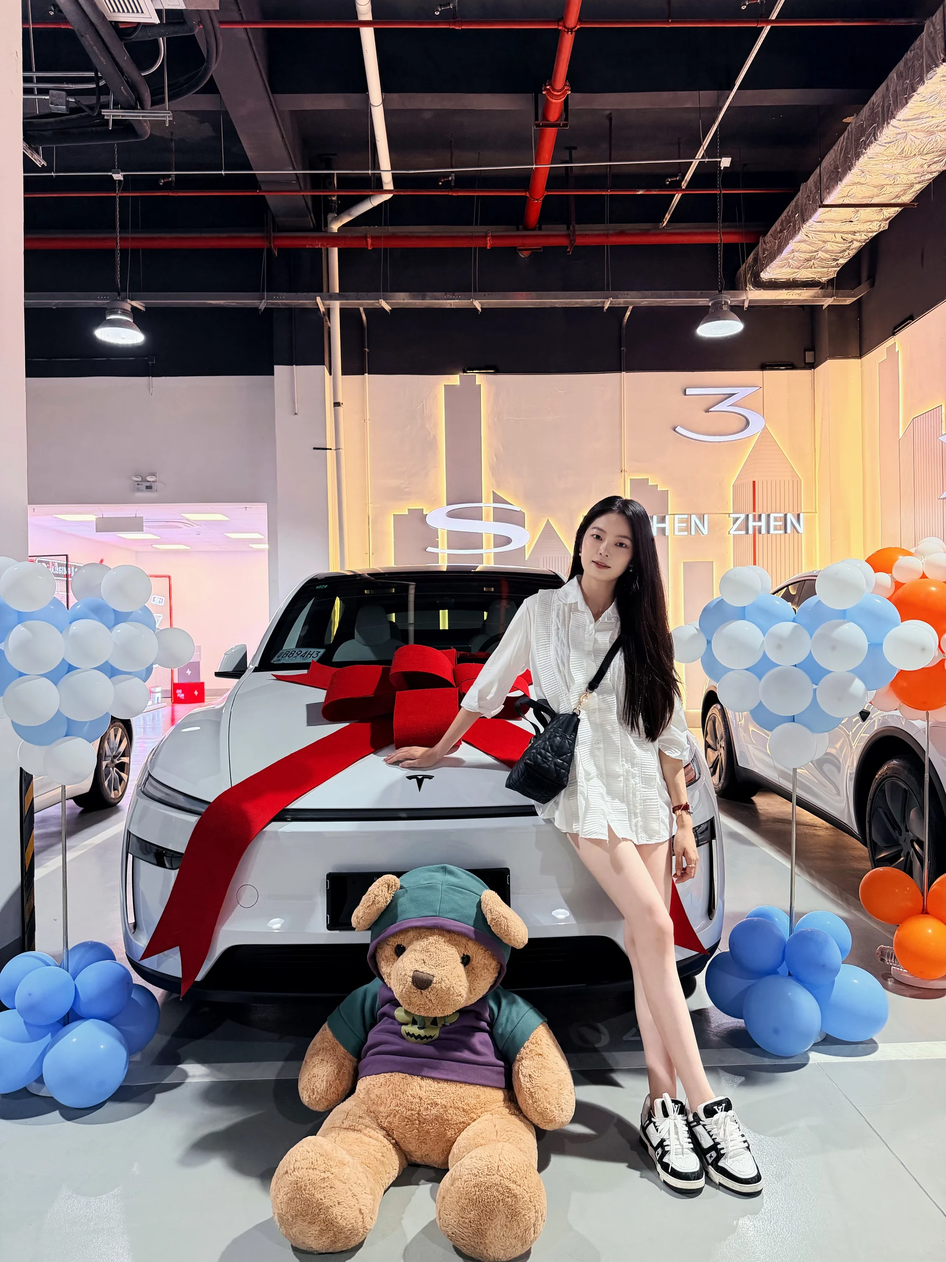 我是不是有一点美 #特斯拉交付 #特斯拉Y #车内必备好物 @多多